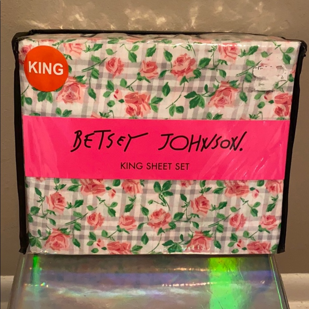 Betsey Johnson King Sheet Set